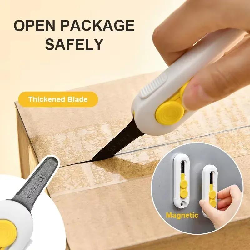 Magnetic Courier Opening Knife