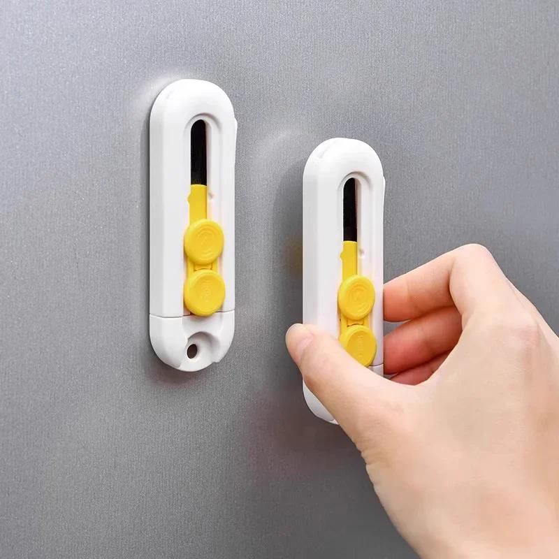 Magnetic Courier Opening Knife
